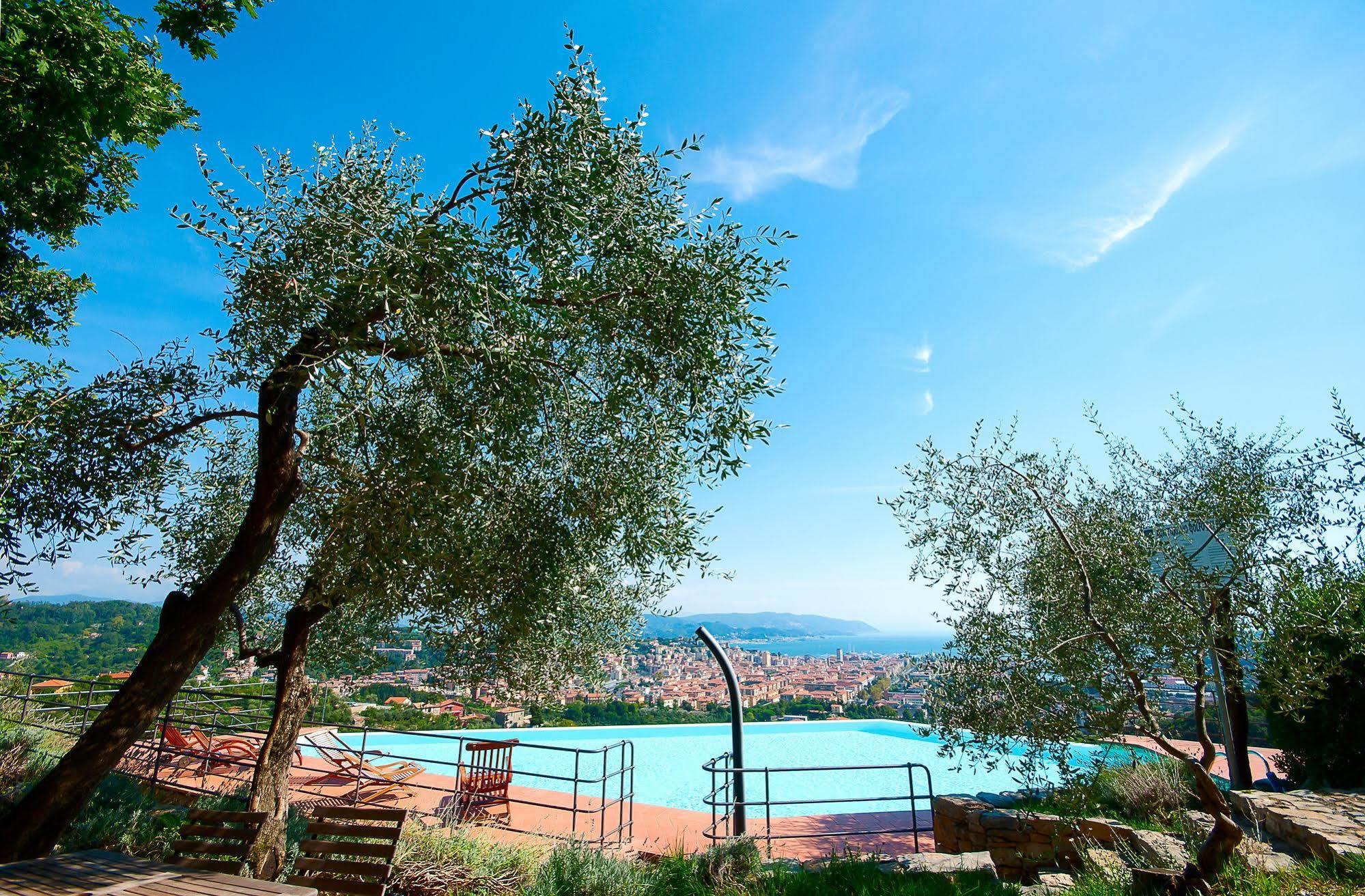 Agriturismo Golfo Dei Poeti Hotel 3*